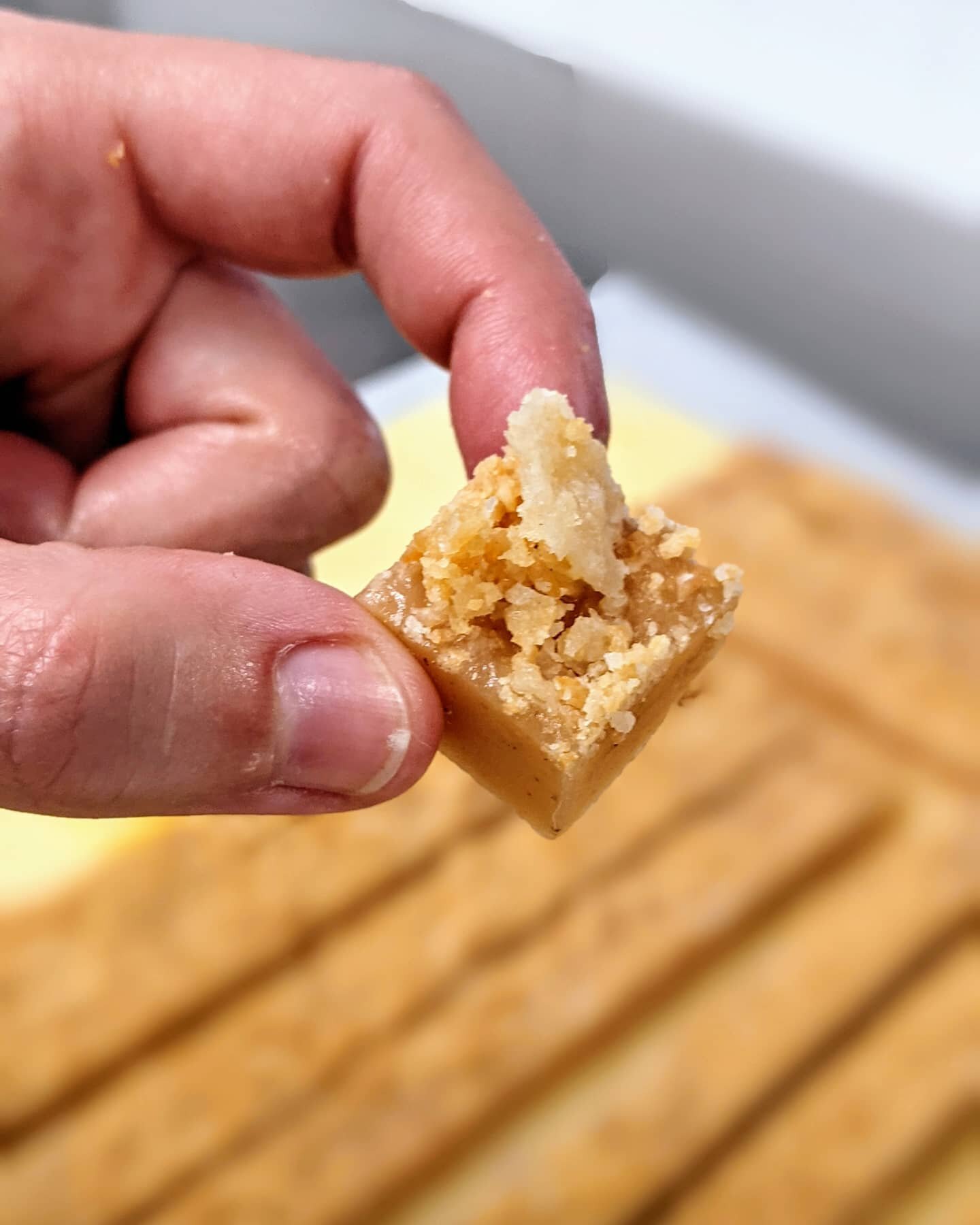 Apple pie caramel with flaky pie crust! #nikkidarlingconfections #applepie #piecandy